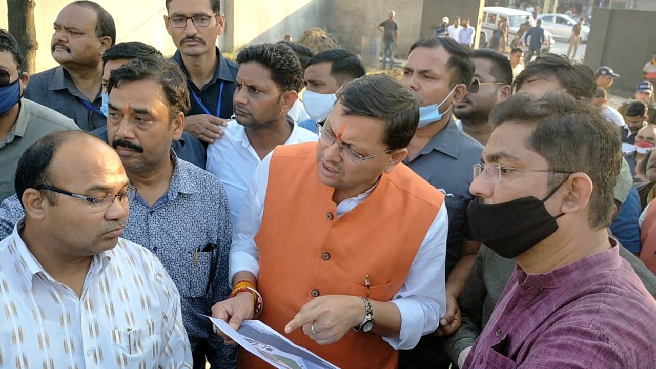 मुख्यमंत्री ने किया खटीमा मंडी में धान क्रय केन्द्रों का निरीक्षण, किसानों की सुनी समस्यायें