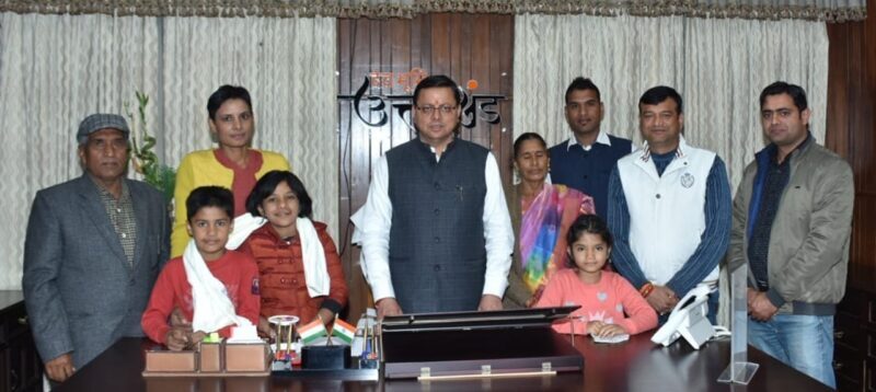 मुख्यमंत्री ने की शहीद नायक दीपक नैनवाल की पत्नी लेफ्टिनेंट ज्योति से शिष्टाचार भेंट