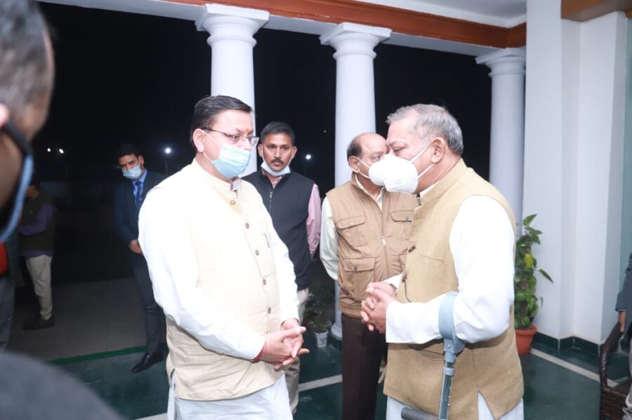 दिवंगत जनरल बिपिन रावत के दिल्ली आवास पहुंचे सीएम धामी