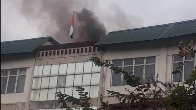 मुख्यमंत्री कार्यालय में लगी आग, कार्यालय में अफरातफरी का माहौल