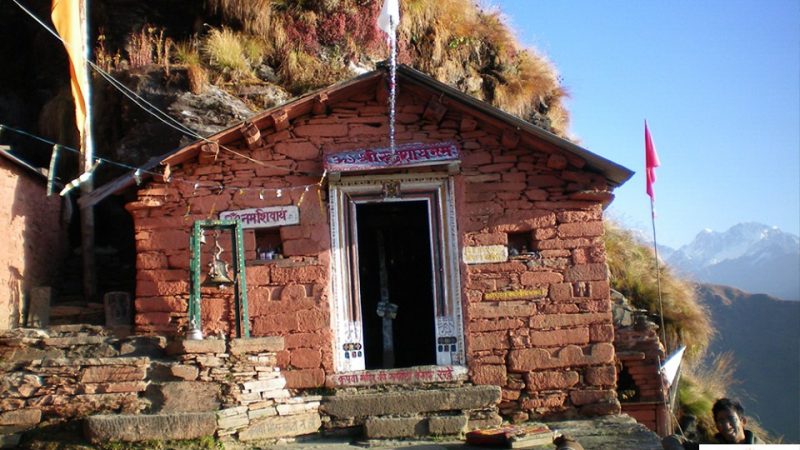 रुद्रनाथ मंदिर में हुई तोड़फोड़ से आक्रोशित पुजारियों ने की जांच की मांग