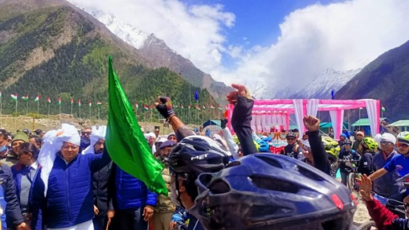 मुख्यमंत्री ने गुंजी धारचूला में किया माउन्टेन साइकिल रैली का शुभारंभ