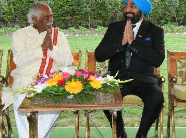 राज्यपाल लेफ्टिनेंट जनरल गुरमीत सिंह(से नि) से,  हरियाणा के राज्यपाल ने की भेंट