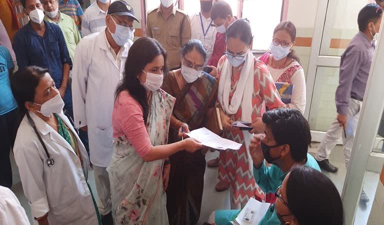 स्वास्थ्य सचिव राधिका झा ने किया चारधाम यात्रा में स्वास्थ्य व्यवस्थाओं का औचक निरीक्षण