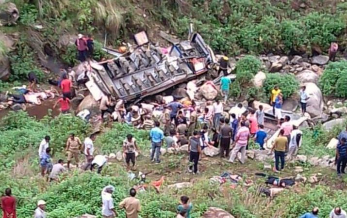 यमुनोत्री मार्ग बस दुर्घटना के कारणों को जानने के लिए, केंद्रीय सड़क परिवहन मंत्रालय ने भेजा जांच दल