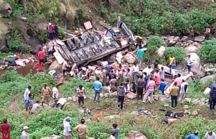 यमुनोत्री मार्ग बस दुर्घटना के कारणों को जानने के लिए, केंद्रीय सड़क परिवहन मंत्रालय ने भेजा जांच दल