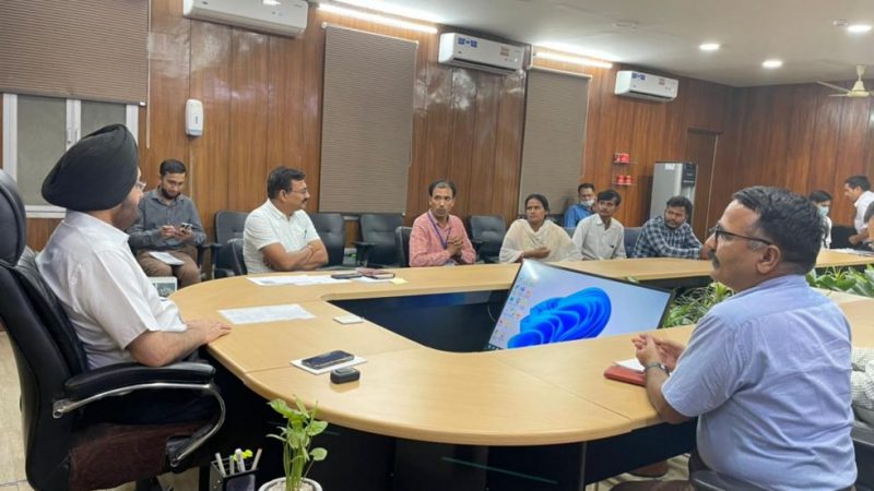 मुख्य सचिव ने प्रधानमंत्री स्वनिधि योजना के लाभार्थियों से की मुलाकात, सुधार के लिए मांगे सुझाव