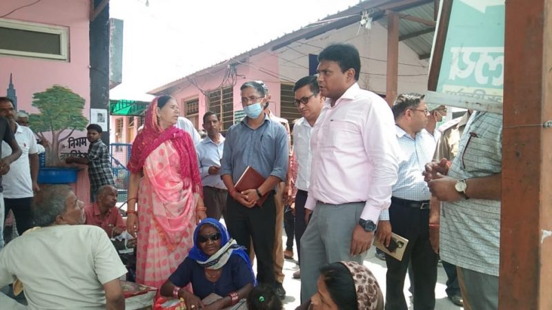 जिलाधिकारी डॉ आर राजेश कुमार ने लिया चारधाम यात्रा व्यवस्थाओं का जायजा, यात्रियों से की वार्ता