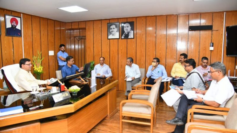मुख्यमंत्री धामी ने की मानसखण्ड कोरिडोर को लेकर उच्च अधिकारियों के साथ बैठक