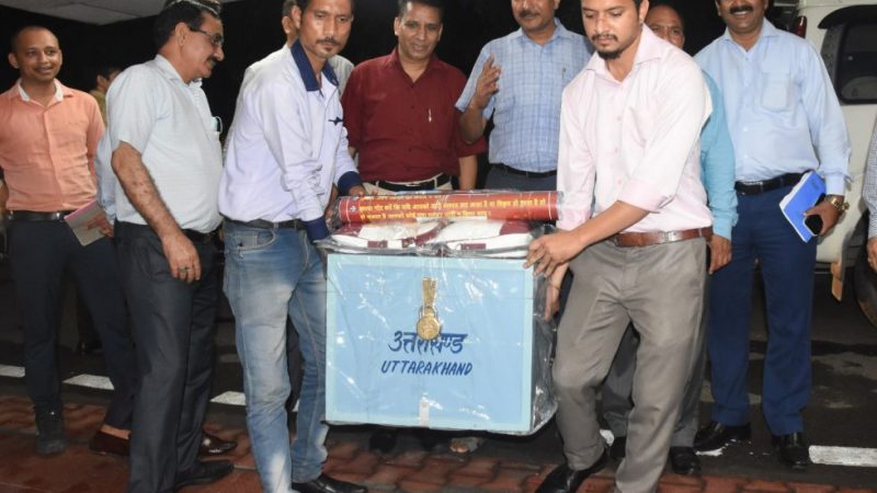 राष्ट्रपति निर्वाचन से संबंधित मतपत्र, मतपेटियां, विशेष कलम समेत सीलबंद सामग्री पहुंची उत्तराखंड