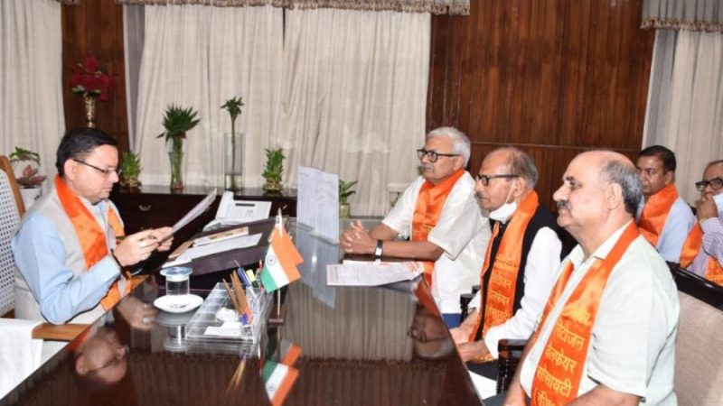 मुख्यमंत्री से की सीनियर सिटीजन वेलफेयर सोसाइटी के सदस्यों ने भेंट,राज्य हित को लेकर अनुभव किये साझा