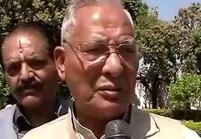 कुंजवाल ने अपने कार्यकाल में की गई भर्तियों को बताया सही, प्रेमचंद्र अग्रवाल का भी किया समर्थन
