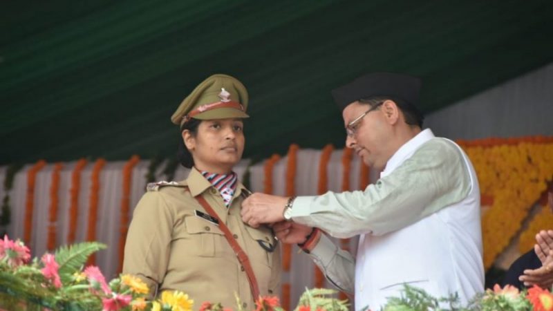 मुख्यमंत्री धामी ने स्वतंत्रता की 75वीं वर्षगांठ के अवसर पर पुलिस अधिकारियों व कर्मचारियों को किया सम्मानित