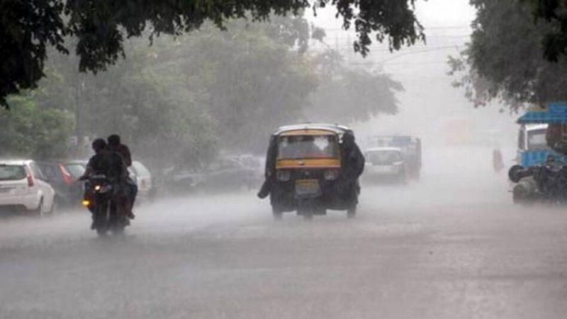 भारी बारिश के चलते मौसम विभाग ने जारी किया यलो अलर्ट