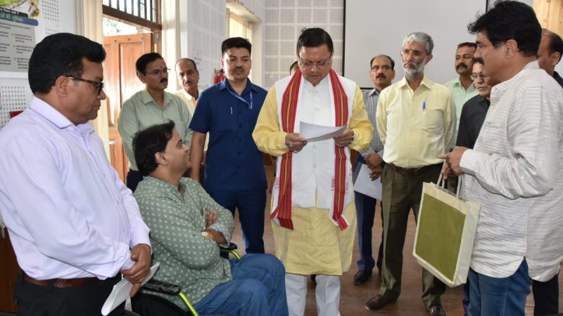 आम जनता से भेंट कर मुख्यमंत्री ने सुनी जन समस्यायें, संवेदनशीलता के साथ निराकरण के दिए निर्देश