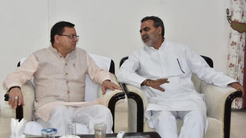 सीएम धामी से केन्द्रीय राज्य मंत्री संजीव बालियान ने की भेंट