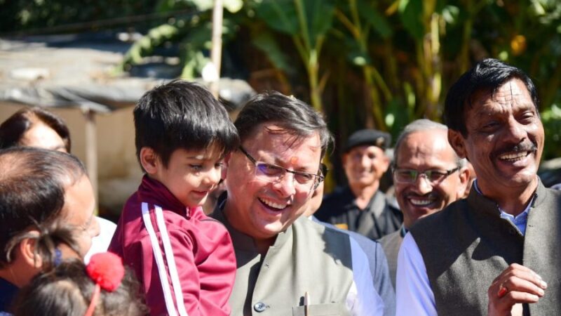 मुख्यमंत्री धामी ने अनाथ बेसहारा बच्चों संग मनाई दीपावली की खुशियां