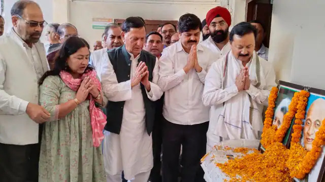 सरदार वल्लभ भाई पटेल की जयंती पर कांग्रेस ने दी श्रद्धांजलि