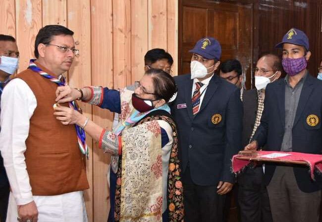 भारत स्काउट व गाइड के प्रतिनिधि दल ने सीएम धामी से की मुलाकात