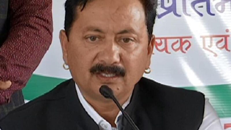 करन माहरा ने मुख्यमंत्री धामी को बताया कमजोर, डीजीपी के इस्तीफे की उठाई मांग