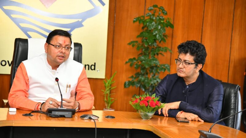 सीएम धामी से केंद्रीय सेंसर बोर्ड के अध्यक्ष ने की भेंट, फिल्म सिटी खोलने को लेकर हुआ विचार-विमर्श