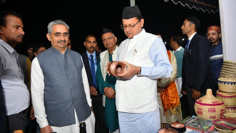 मुख्यमंत्री धामी उत्तराखण्ड लोक विरासत कार्यक्रम-2022 में हुए शामिल, संस्कृति से जुड़ने का दिया संदेश