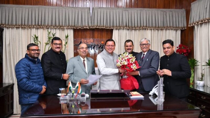 सीएम धामी ने बार काउंसिल के पदाधिकारियों से की भेंट