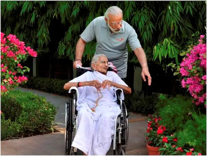 पीएम मोदी की मां हीराबेन का हुआ निधन
