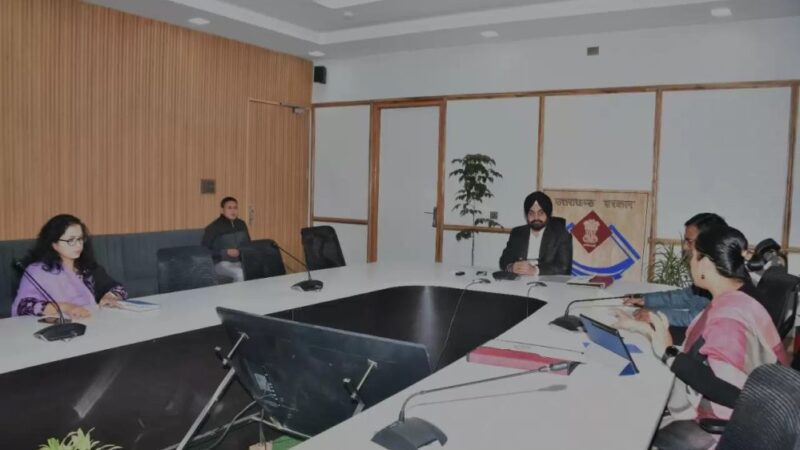 मुख्य सचिव ने जन्म-मृत्यु पंजीकरण को लेकर विभागीय अधिकारियों के साथ की बैठक