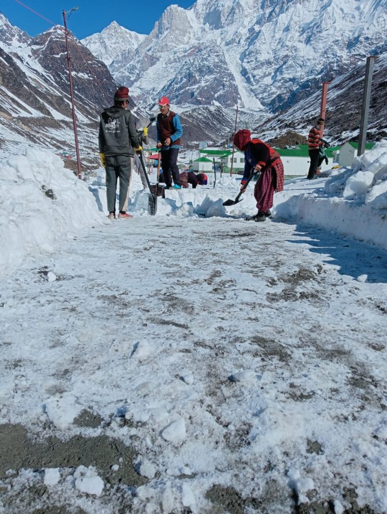केदार धाम यात्रा को लेकर तैयारियां युद्धस्तर पर