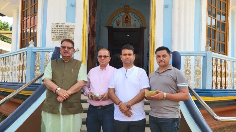 गोवा में मंत्री गणेश जोशी ने भगवान शिव को समर्पित मंगेश मंदिर पहुंचकर की पूजा अर्चना,मंत्री गणेश जोशी ने प्रदेश वासियों की सुख समृद्धि की कामना।