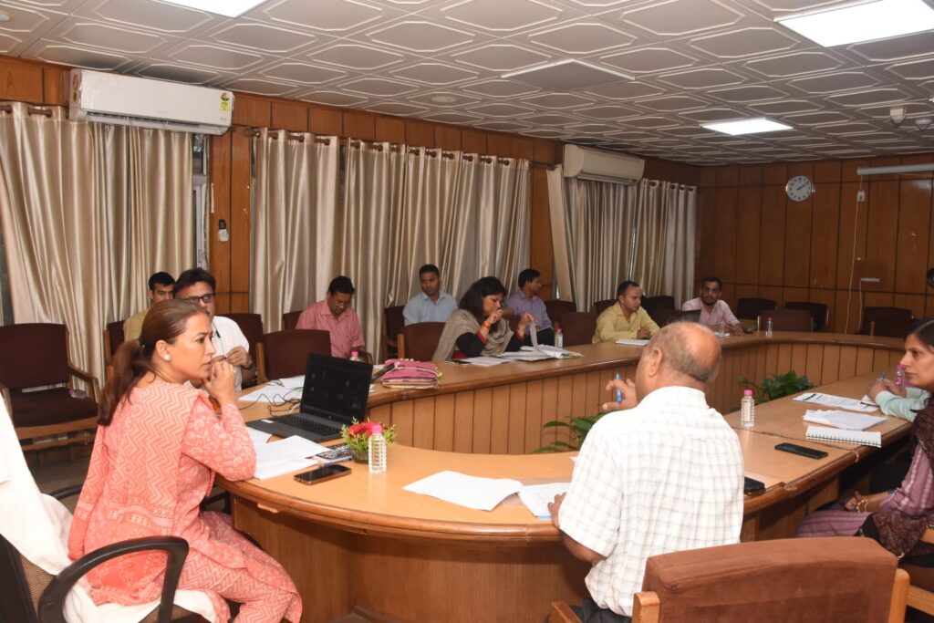 राज्य स्तरीय तीलू रौतेली पुरुस्कार के आवेदन की अंतिम तिथि बढ़ी आगे,अब 17 जुलाई तक कर सकते हैं आवेदन,प्रत्येक जनपद में किया जाएगा आंगनबाड़ी कामकाजी छात्रावास का निर्माण-रेखा आर्या,महिला एवं बाल विकास मंत्री रेखा आर्या ने ली बाल विकास विभाग की बैठक, अधिकारियों को दिए जरूरी दिशा निर्देश,बैठक में आंगनबाड़ी सहायिकाओं को आंगनबाड़ी कार्यकर्ती के रूप में समायोजित करने,किराये के भवन में चल रहे भवनों की शिफ्टिंग,मोबाइल रिचार्ज की स्थिति,आंगनबाड़ी भवनों के भवन किराया सहित कई बिंदुओं पर हुई चर्चा।