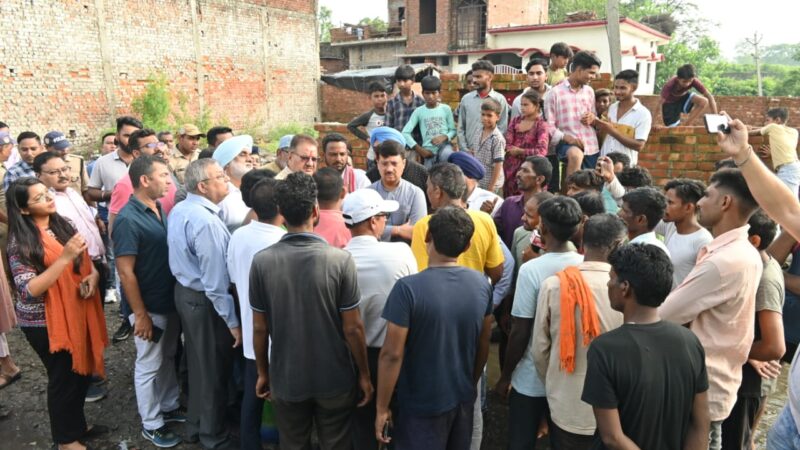 मुख्यमंत्री पुष्कर सिंह से प्राप्त निर्देशों के क्रम में जनपद प्रभारी एवम ग्राम्य विकास मंत्री गणेश जोशी ने काशीपुर पहुंचकर आपदा प्रभावित क्षेत्र का दौरा किया और जनता की समस्याएं सुनी।