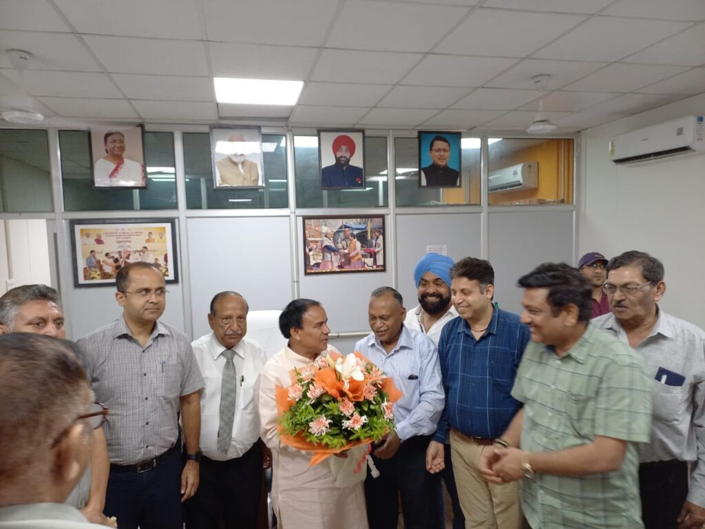 उच्च शिक्षण संस्थानों में 14 अगस्त तक जमा होंगे ऑफलाइन आवेदन,उच्च शिक्षा मंत्री ने निजी संस्थानों के साथ बैठक में लिया निर्णय,पर्वतीय क्षेत्रों में निजी शिक्षण संस्थान खोलने का किया आह्वान,कहा, देश-विदेश के छात्रों को राज्य में अध्ययन हेतु करें प्रेरित।