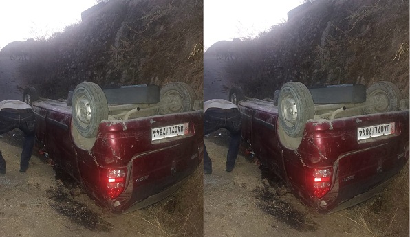 जोशीमठ : चाई गाँव के पास आल्टो कार दुर्घटनाग्रस्त 04 घायल