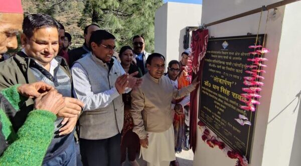 केंद्र व राज्य सरकार निरंतर रूप से जनता के हित में कर रही है कार्य – स्वास्थ्य मंत्री डॉ. धन सिंह रावत