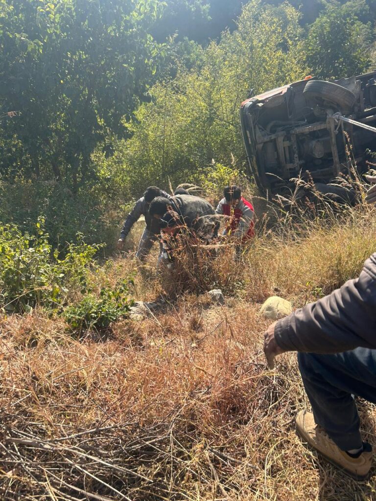 उत्तरकाशी : कुमारड़ा के पास डम्पर हुआ दुर्घटनाग्रस्त, SDRF ने डम्पर के नीचे दबे चालक को रेस्क्यू कर पहुँचाया अस्पताल