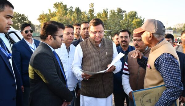 मुख्यमंत्री पुष्कर सिंह धामी नेजनपद ऊधमसिंह नगर स्थित लोहियाहेड कैम्प कार्यालय में क्षेत्र की जनता से मुलाकात कर तथा सुनी उनकी समस्याएं, अधिकारियों को दिए निर्देश
