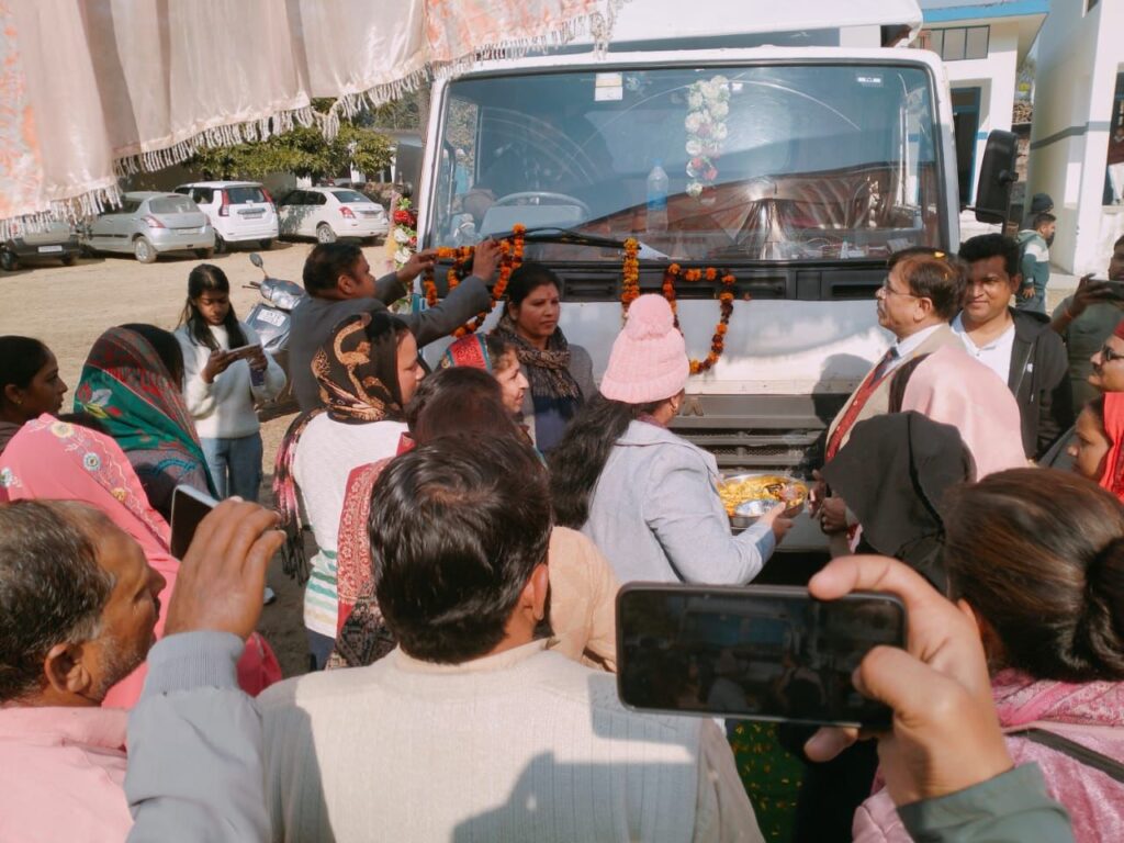 विकासखंड विकासनगर के ग्राम पंचायत टिमली पहुंची विकसित भारत संकल्प यात्रा, भारत सरकार के उपसचिव कृषि अनिल जैन ने किया प्रतिभाग