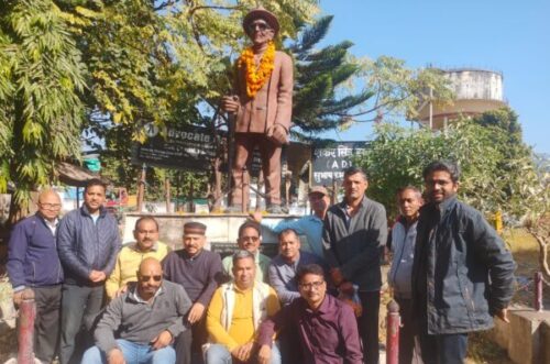 मूल निवास और भू कानून के समर्थन में तहसील कोटद्वार परिसर में उत्तराखण्ड विकास पार्टी ने दिया धरना