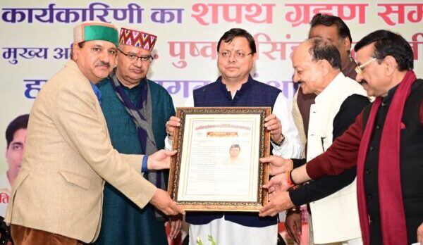 राज्य एवं देश की अर्थव्यवस्था और वित्तीय शक्तियों की रीढ़ होने के साथ ही ब्रांड इंडिया के सच्चे राजदूत होते हैं व्यापारी – मुख्यमंत्री पुष्कर सिंह धामी