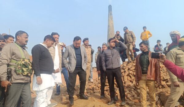 सानवी ईंट भट्ठे की दीवार गिरने से 06 मजदूरों एवं एक घोडे की मौत, डीएम धीराज सिंह गर्ब्याल ने घटना स्थल का निरीक्षण कर मजिस्ट्रेटी जांच के दिए आदेश, मुख्यमंत्री धामी ने की घटना में दिवंगत श्रमिकों के आश्रितों को  दो-दो लाख रूपये की आर्थिक सहायता देने की घोषणा