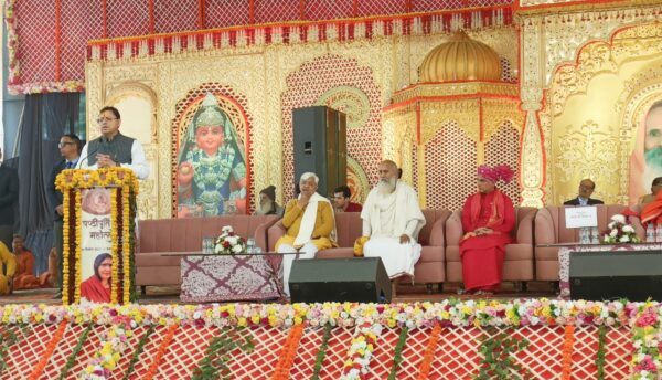 साध्वी ऋतंभरा के षष्ठिपूर्ति महोत्सव में शामिल हुए मुख्यमंत्री पुष्कर सिंह धामी, शुभकामना के साथ की उनके सुदीर्घ जीवन की कामना, साध्वी ऋतंभरा को बताया वात्सल्य और ममता की प्रतिमूर्ति