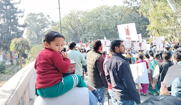 उत्तराखंड : देहरादून की सड़कों पर मूल निवास और भू-कानून के लिए उमड़ा सैलाब, हजारों लोग हुए शामिल