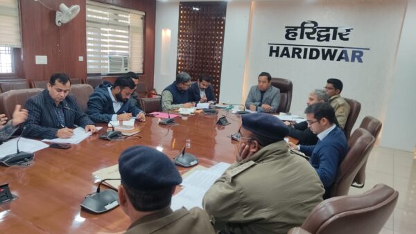 डीएम धीराज सिंह गर्ब्याल की अध्यक्षता में जिला संड़क सुरक्षा समिति की बैठक आयोजित, दिए निर्देश