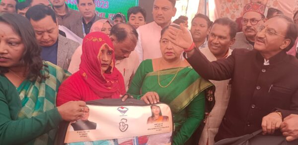 प्रधानमंत्री नरेन्द्र मोदी ने विकसित भारत संकल्प यात्रा के दौरान हरिद्वार के मत्स्य पालक किसान भूदेव सिंह से किया संवाद