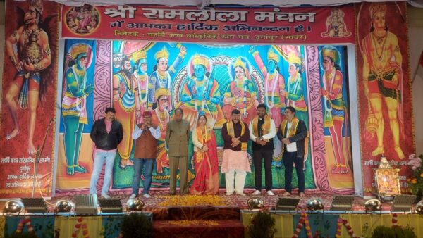 उत्तराखंड गो सेवा आयोग के अध्यक्ष डॉ. पंडित राजेन्द्र अंथवाल ने महर्षि कण्व सांस्कृतिक कला मंच दुर्गापुर भाबर के तत्वावधान में आयोजित रामलीला का दीप प्रज्वलित कर किया शुभारम्भ