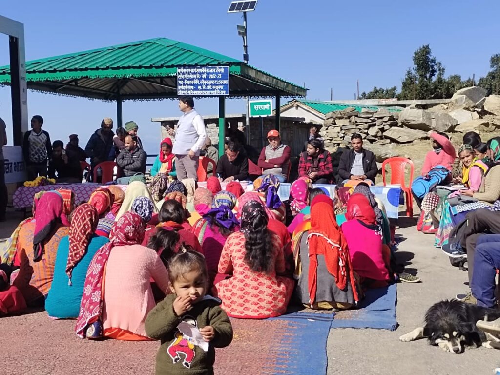 चमोली : विकसित भारत संकल्प यात्रा के तहत आयोजित शिविर में विभिन्न योजनाओं के लाभार्थियों ने अपने अनुभव किये साझा, योजनाओं के छूटे हुए लोगो का किया गया पंजीकरण