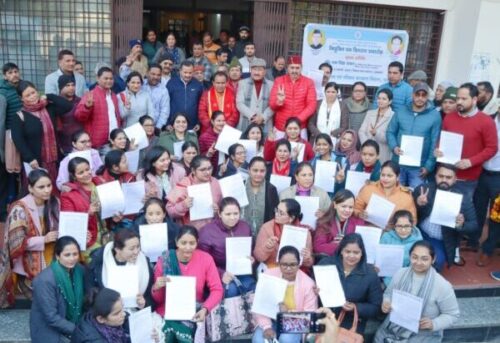 स्वास्थ्य मंत्री डॉ. धन सिंह रावत ने रुद्रप्रयाग में 53 नवनियुक्त नर्सिंग अधिकारियों को सौंपे नियुक्ति पत्र