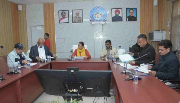 खेल मंत्री रेखा आर्या ने प्रति कोच मेडलिस्ट तैयार करने का दिया लक्ष्य, कहा – सभी अधिकारी मुख्यमंत्री की घोषणाओं पर करें त्वरित कार्य, फ़ाइल ना पड़े लंबित